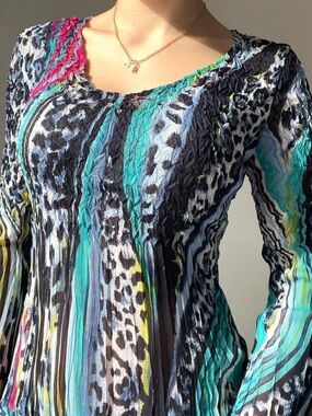 Alberto Makali Multicolor Crinkle V-Neck Top - Teal, Black & Pink